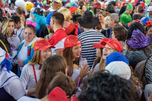 Nieuws Limburg Kiss proof carnaval